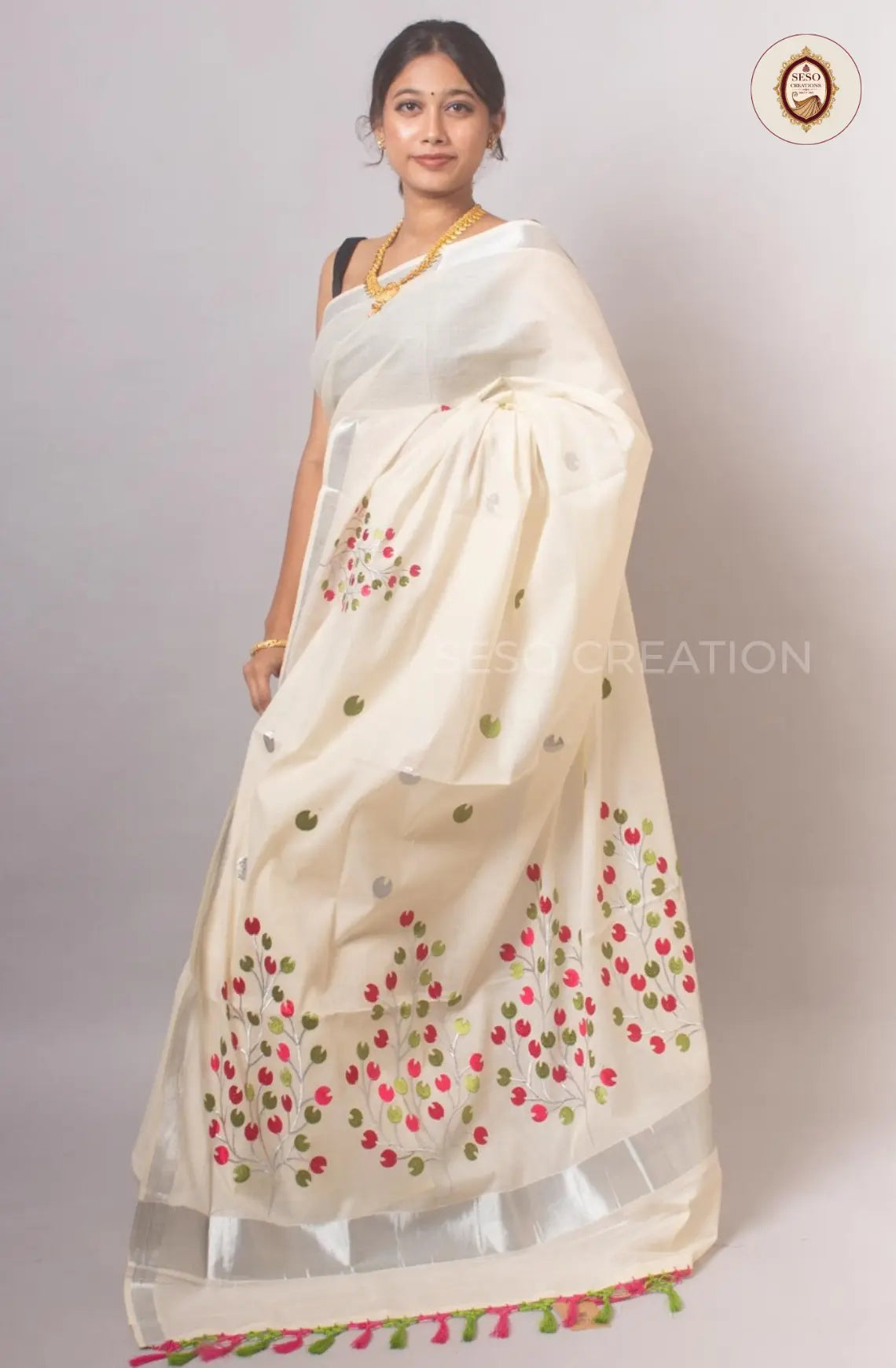 Kerala Cotton Floral Embroidered Saree - Off White